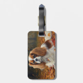 Cavalier King im Herbst Leaves Fall Inspiriert Gepäckanhänger (Rückseite vertikal)