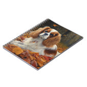 Cavalier King im Herbst Leaves Fall Inspiriert Notizblock (Linke Seite)