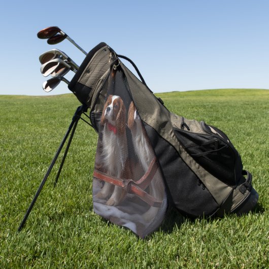 Cavalier King Snowy Sleigh Weihnachtsdekor Golfhandtuch (Gras)