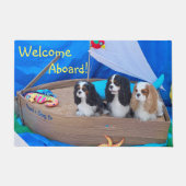 Cavalier Spaniel Willkommen auf der Anwesenheitsma Fußmatte (Vorderseite)
