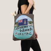"Cayman Islands Sun & Fun" mit Flagge Tasche (Von Nahem)