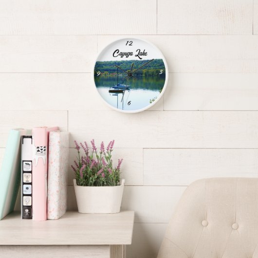 CAYUGA LAKE IN AUTUMN UHR (Lesesaal)