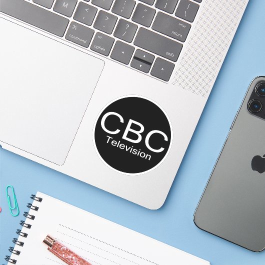 CBC TV Alt-Logo Aufkleber (Laptop mit iPhone)