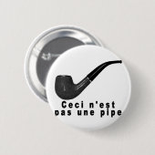 Ceci n'est Pas une Rohr-Gekritzel shirt.png Button (Vorne & Hinten)