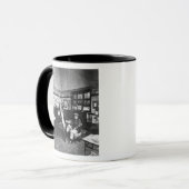Cecil Aldin in seinem Studio Tasse (Vorderseite Links)