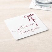 CECILIA Burgundy Bow Square Paper Coaster Rechteckiger Pappuntersetzer (angewinkelt)