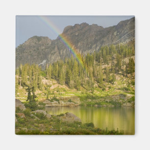 Cecret Lake mit Regenbogen über dem Devil's Castle Magnet