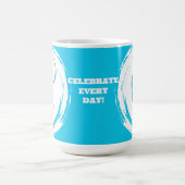 Celebrate Every Day Colorful Cartoon Kaffeetasse (Mittel)