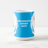 Celebrate Every Day Colorful Cartoon Kaffeetasse (Mittel)