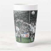 Celebrating Irish Football Milchtasse (Vorderseite)