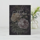 Celebration of Life Dark Moody Floral Funeral Einladung (Stehend Vorderseite)