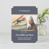 Celebration of Life Service  Clouds Biplane Sky Einladung (Stehend Vorderseite)