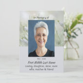 Celebration of Life Service Snowdrop Flowers Einladung (Stehend Vorderseite)