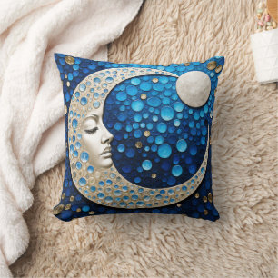 Celeste: Frau im Mond Kissen