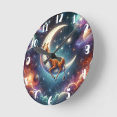 Celestial Baby Giraffe Schlafen auf dem Mond & den Runde Wanduhr (Winkel)