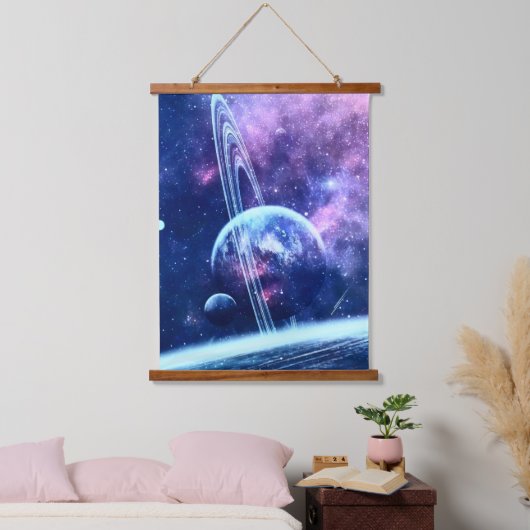 Celestial Blue Nebula & Ringed World Dreamscape Wandteppich Mit Holzrahmen (Schlafzimmer)