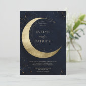 Celestial Crescent Moon Moody Navy Moderne Hochzei Einladung (Stehend Vorderseite)