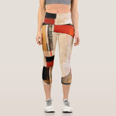 Celestial Elegance: Abstrakte Erkundung in Beige Capri Leggings (Vorderseite)