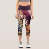 Celestial Fluid Marble in Midnight Gold Capri Leggings (Vorderseite)