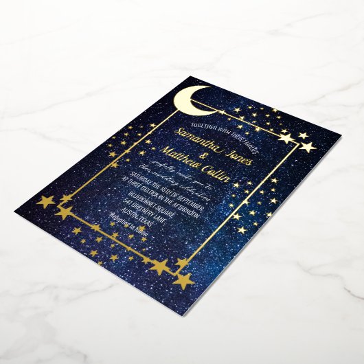 Celestial Galaxy Cosmos Moon Sky Gold Hochzeit Folieneinladung (Gedreht)