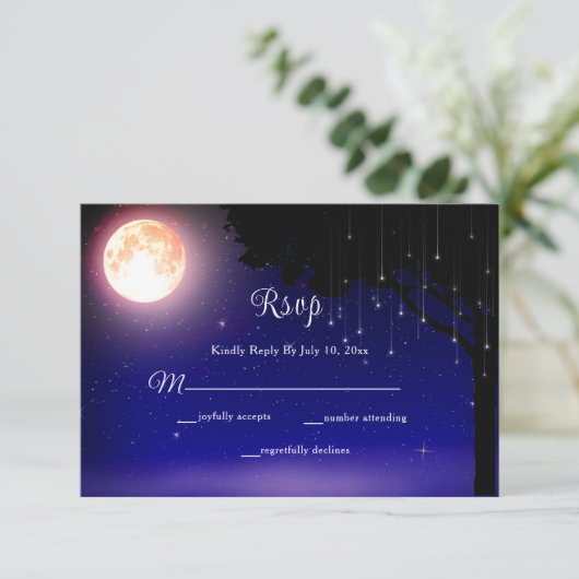 Celestial Moon Stars String Lights Wedding RSVP Karte (Stehend Vorderseite)