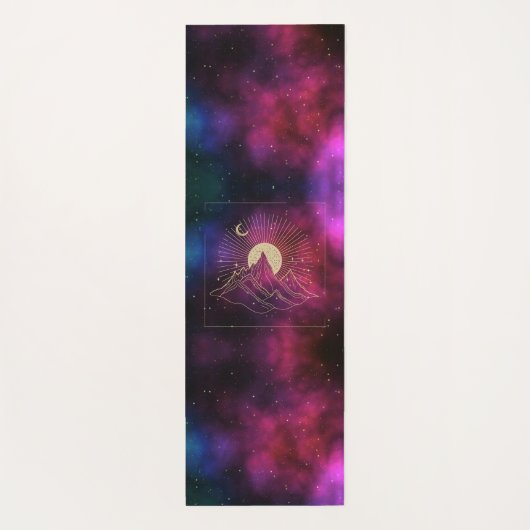 Celestial Mountain Sunrise Monogram Gold Burgundy Yogamatte (Rückseite)