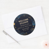 Celestial Navy Gold Wedding Welcome Station Runder Aufkleber (Umschlag)