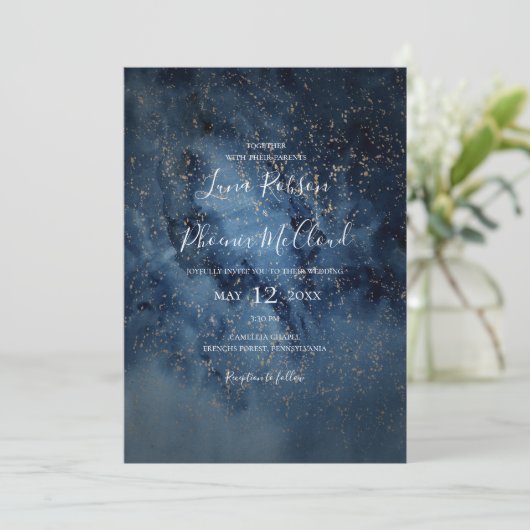 Celestial Night Sky | Gold in einer Hochzeit Einladung (Stehend Vorderseite)