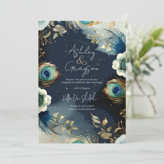 Celestial Peacock Feathers Elegante Hochzeit Einladung (Stehend Vorderseite)