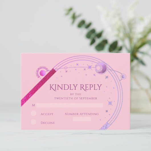 Celestial Pink Lila Sun Moon Stars Hochzeit RSVP Karte (Stehend Vorderseite)