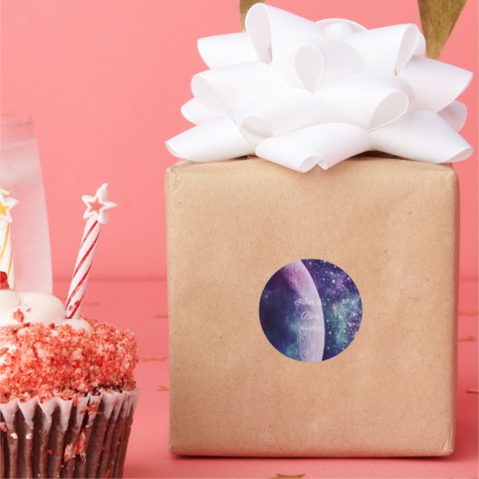 Celestial Purple Galaxy Moon Wedding  Runder Aufkleber (Party)