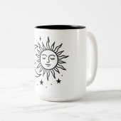 Celestial Sun and Moon Harmony — Minimalist Cosmic Zweifarbige Tasse (VorderseiteRechts)