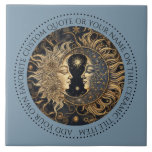 Celestial Sun Moon Stars Midnight Sky Personalisie<br><div class="desc">Eine elegante,  ätherische Sonnenstrahlen,  die mit Ihrem eigenen Lieblingszitat oder Ihrem Namen angepasst werden können. Sie können diese für Wohngestaltung Backsplash,  als Untersetzer oder als dekorative Fliesen verwenden. Blauer Hintergrund. Sie können Ihr Lieblings-Angebot oder Ihren Namen hinzufügen.</div>