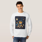Celestial Voyage: Gravity-Inspirierte Raumstation T-Shirt (Vorne ganz)
