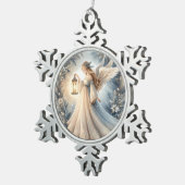 Celestial Winter Angel Lantern of Peace Schneeflocken Zinn-Ornament (Rechts)