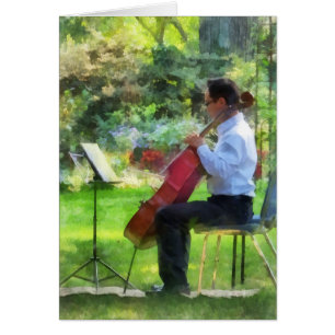Cellist im Garten