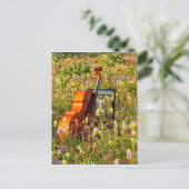 Cello with chair in a field of wildflowers postkarte (Stehend Vorderseite)