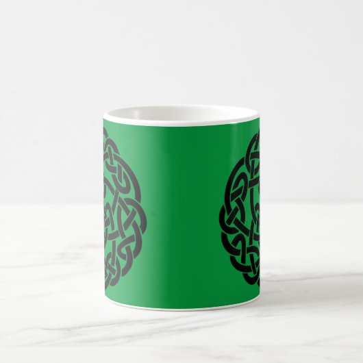 Celtic Circle Irish Green und Black Tasse (Mittel)