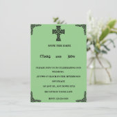 Celtic Cross Wedding Einladung (Stehend Vorderseite)