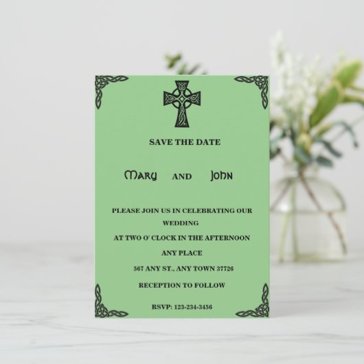 Celtic Cross Wedding Einladung (Stehend Vorderseite)