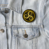 Celtic Decorative Gold Triskele Symbol Button (Beispiel)