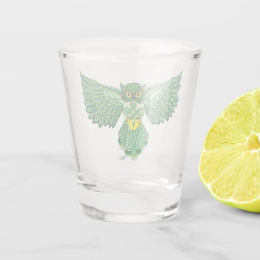 Celtic Flight Owl Green Schnapsglas (Rückseite)