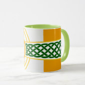 Celtic Irish Flag Design Zwei Töne Tasse (VorderseiteRechts)