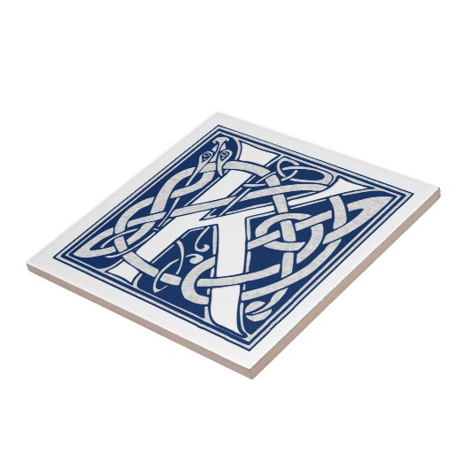 Celtic K Monogram Fliese (Seite)