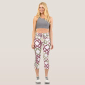 Celtic Knot Chic - Wine, Olive & White Capri Leggings (Vorderseite)