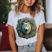 Celtic Knot Design mit einem großen Wolf T-Shirt