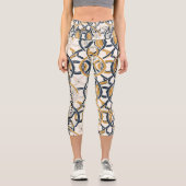 Celtic Knot Elegance - Blau, Gold und Weiß Capri Leggings (Vorderseite)