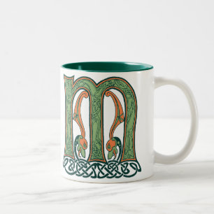 Celtic Knot Letter M, irisches Design Zweifarbige Tasse