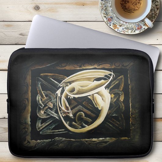 Celtic Knot Work Cream Dragon Laptopschutzhülle