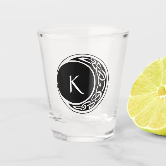 Celtic Knot Work Moon Circle Monogram Schnapsglas (Vorderseite)